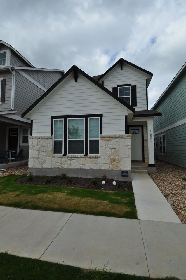 1621 Bella Dr #82 - Photo 2 of 28
