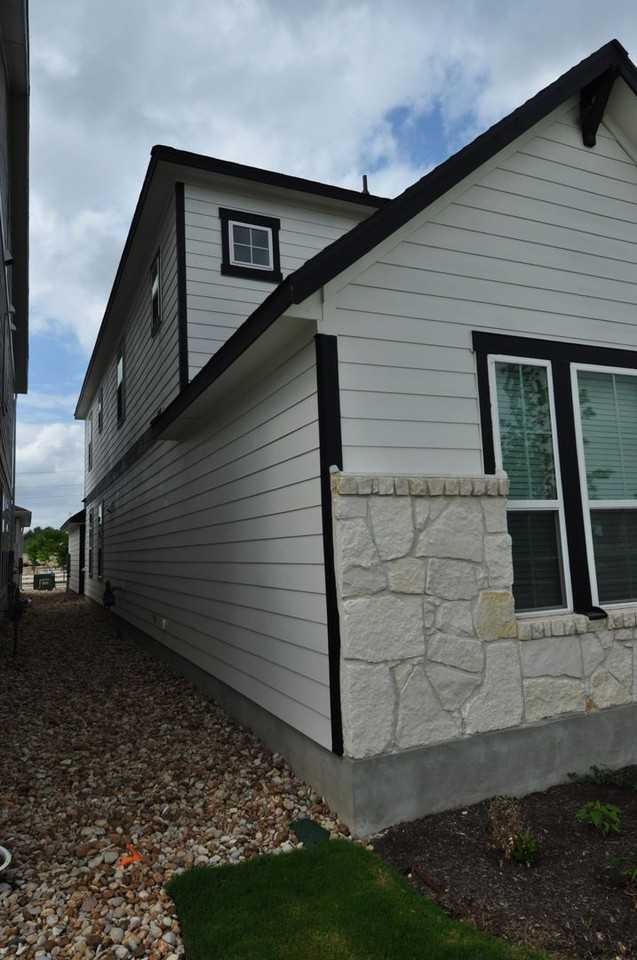 1621 Bella Dr #82 - Photo 3 of 28