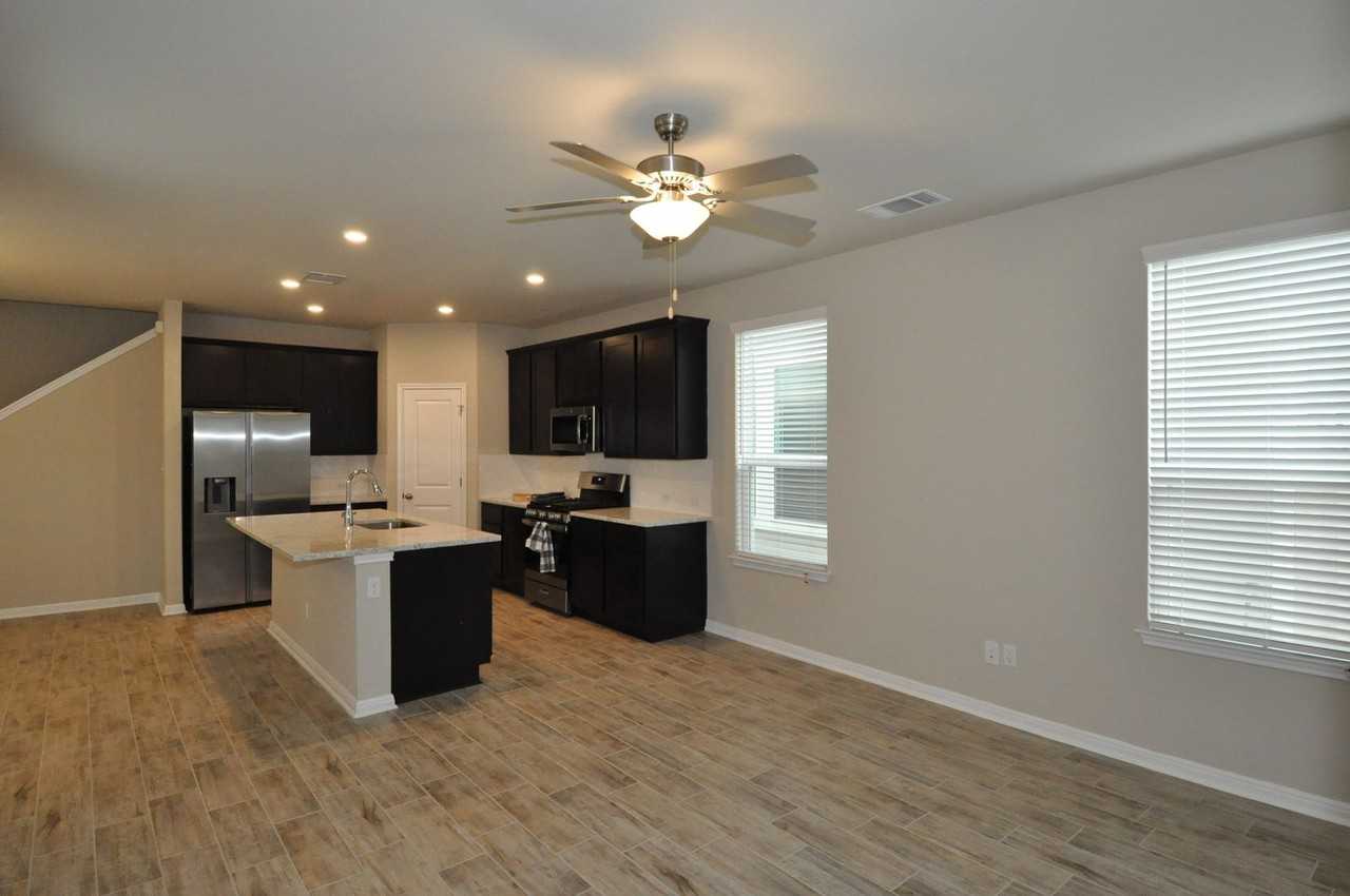 1621 Bella Dr #82 - Photo 7 of 28