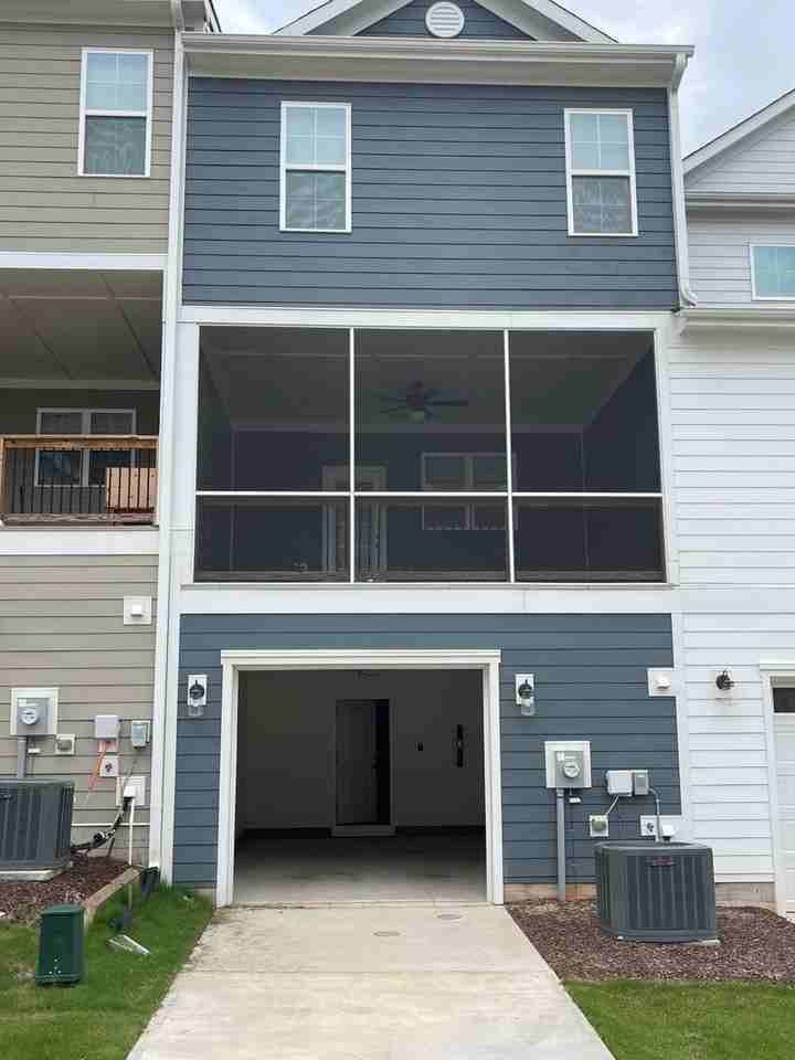 1010 Gateway Commons Cir - Photo 3 of 43