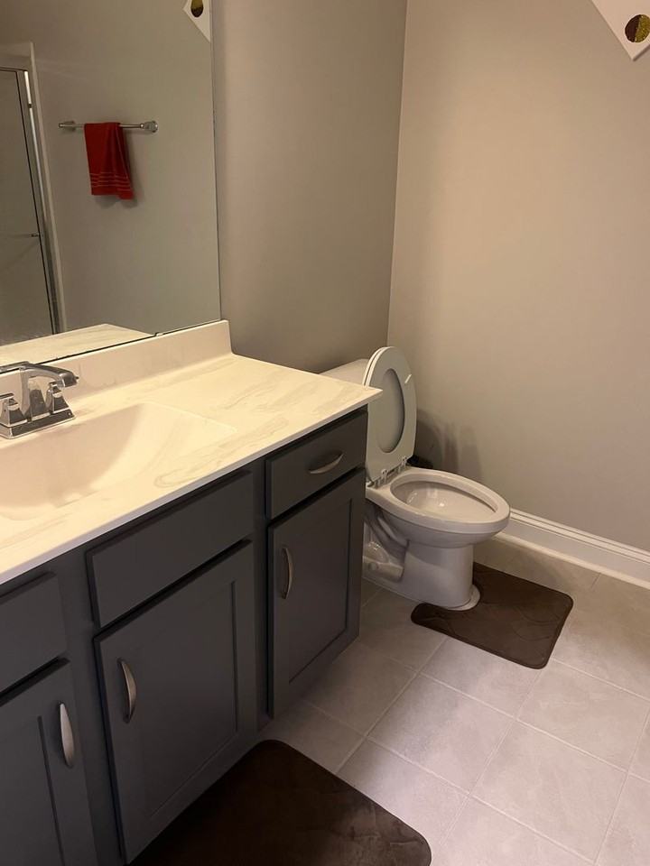 1010 Gateway Commons Cir - Photo 4 of 43