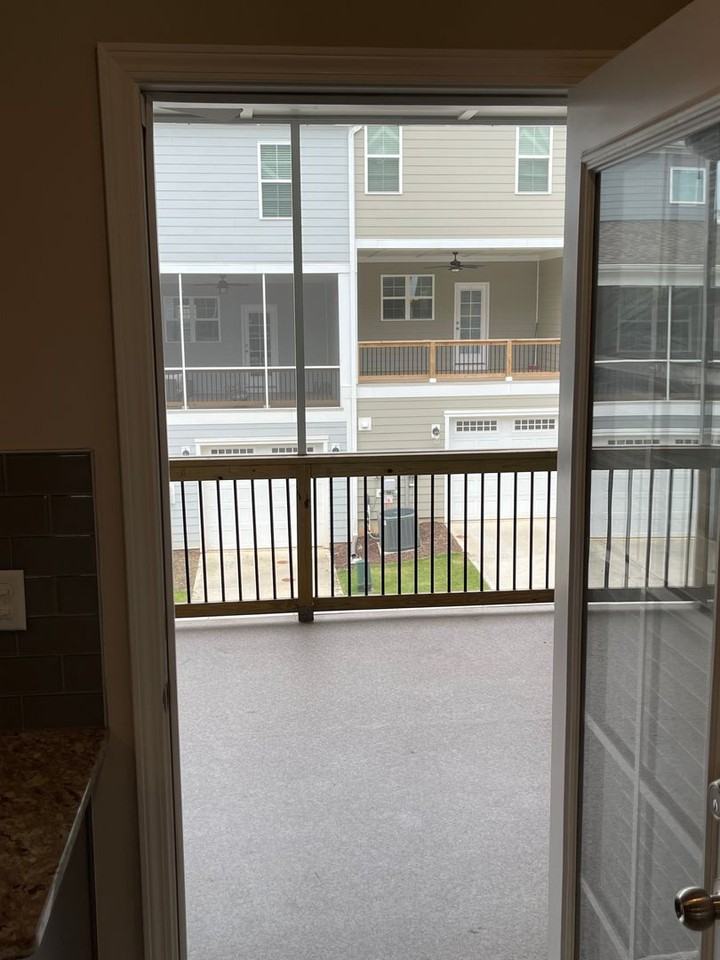 1010 Gateway Commons Cir - Photo 7 of 43