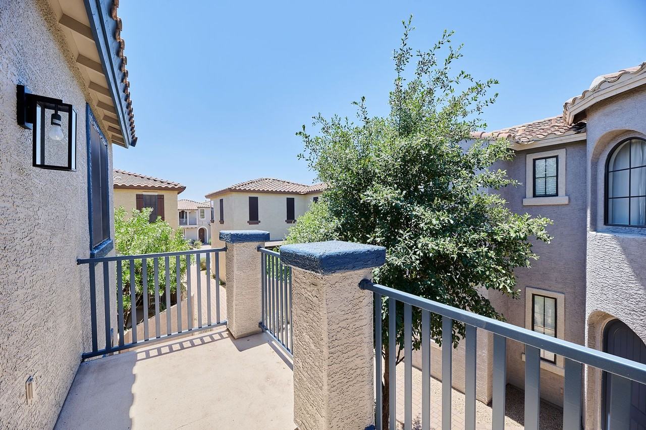 2340 W Dusty Wren Dr - Photo 3 of 29