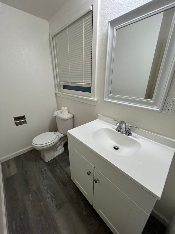 112 W. 18th - 112 W. 18th #1/2 - Photo 3 of 9