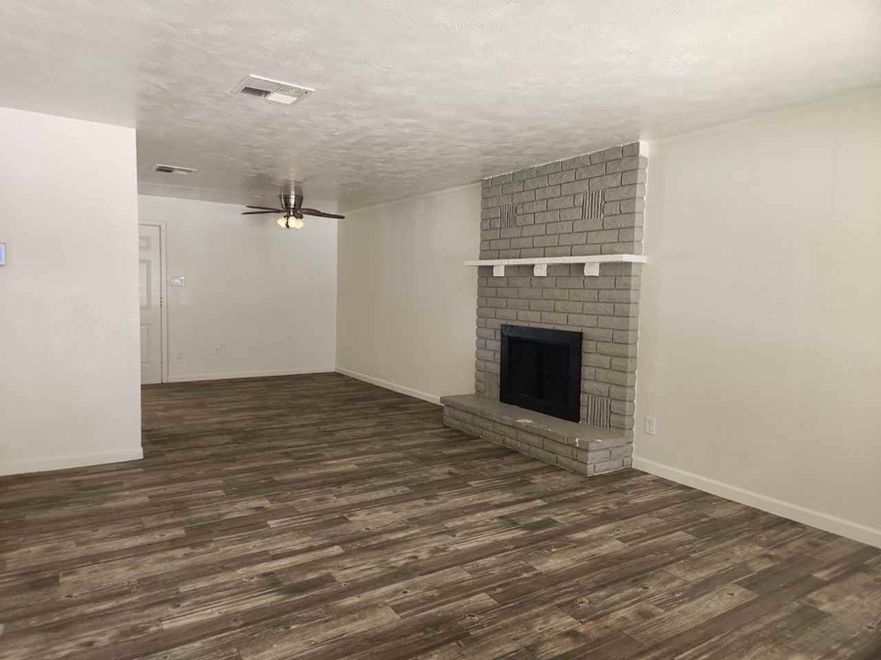 2918 W Missouri Ave - Photo 2 of 13