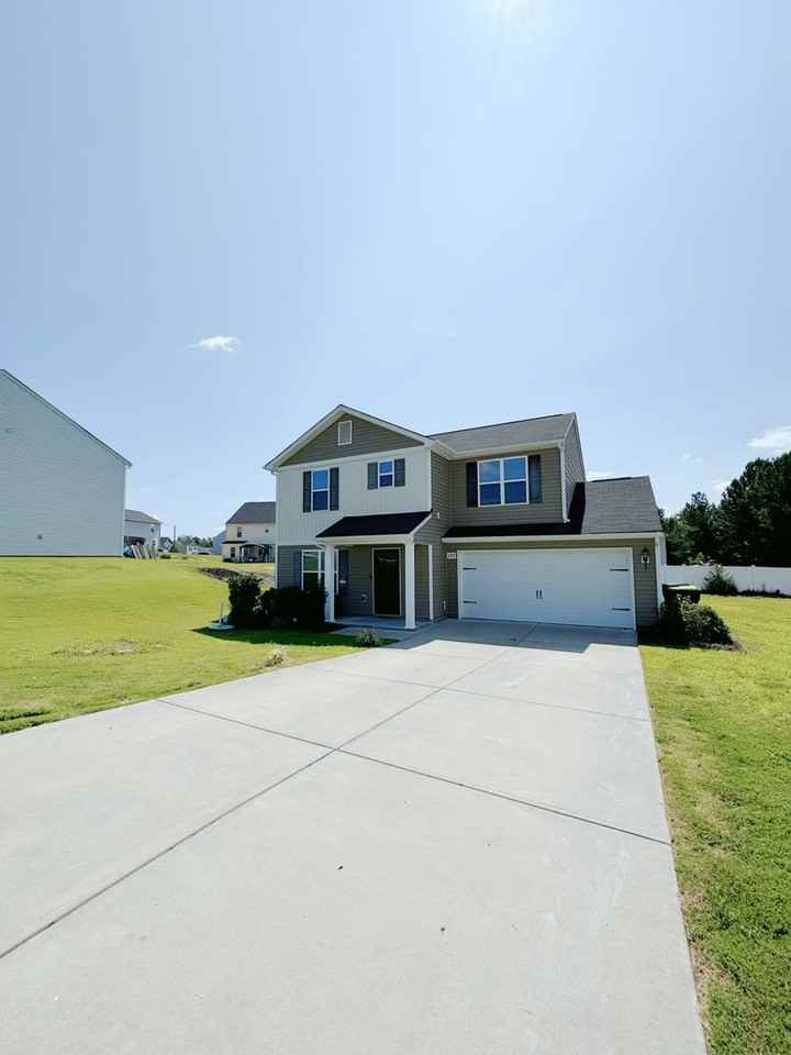 220 Sumter Ct - Photo 3 of 23