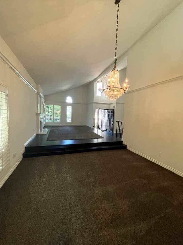 4925 Regla Ct - Photo 4 of 40