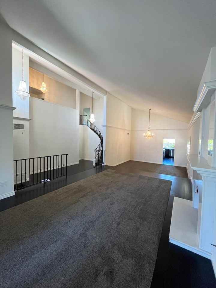 4925 Regla Ct - Photo 2 of 32