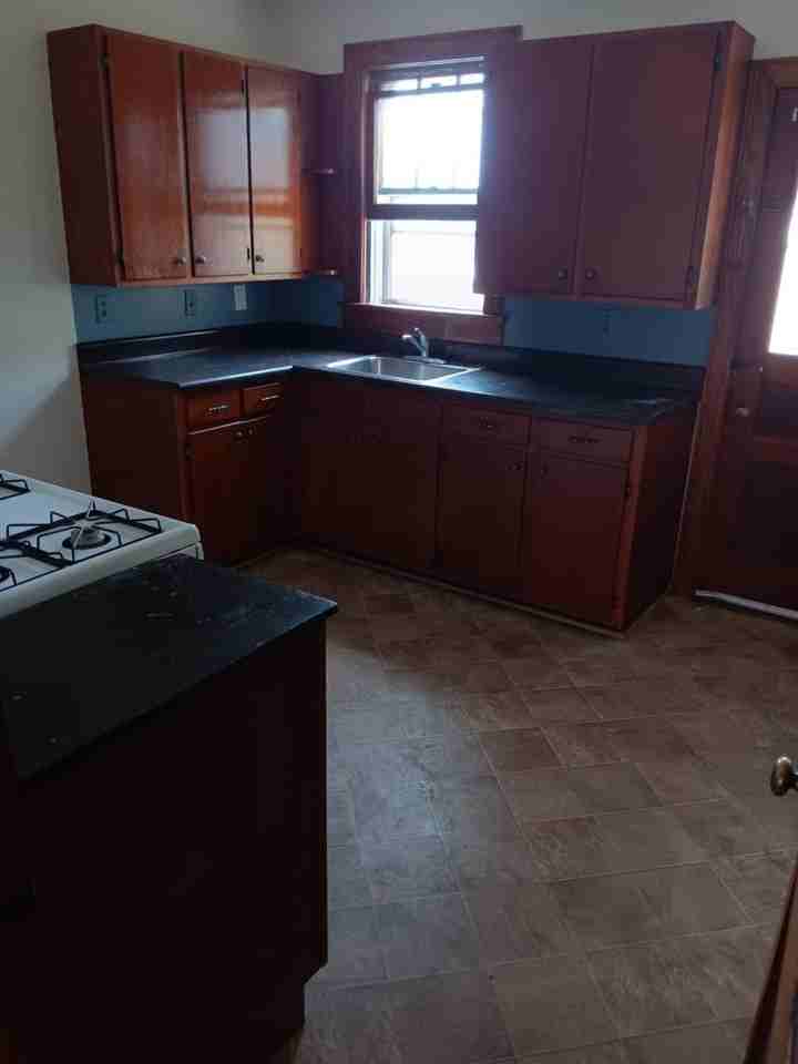 9127 - 233/237 BANK STREET (WESTON) - Photo 2 of 12