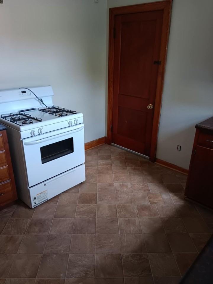 9127 - 233/237 BANK STREET (WESTON) - Photo 3 of 12