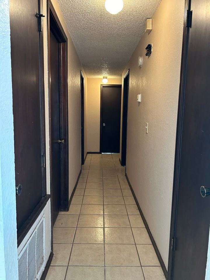 209 Windsor Way - Photo 7 of 17