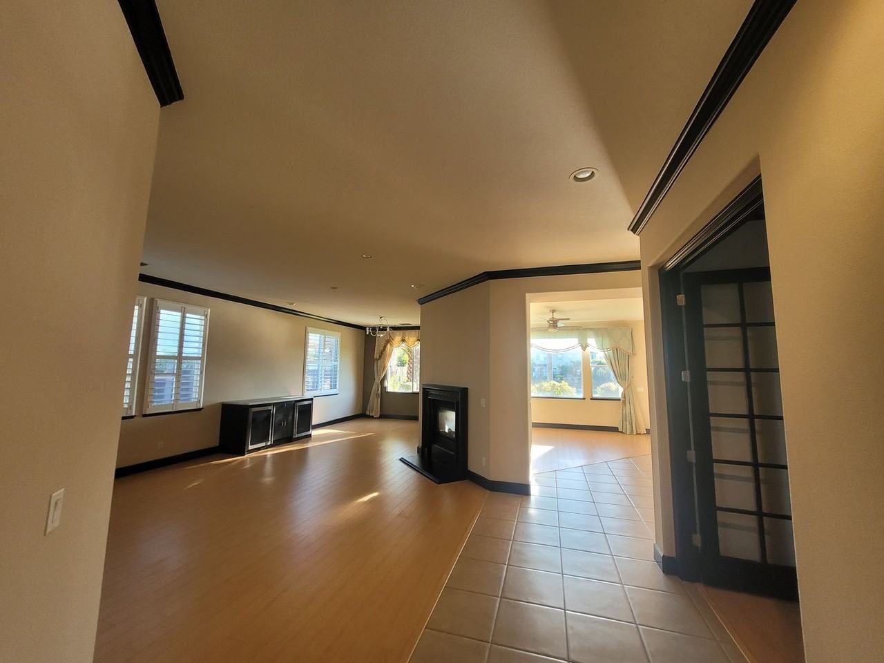 610 Hawkcrest Cir - Photo 5 of 35