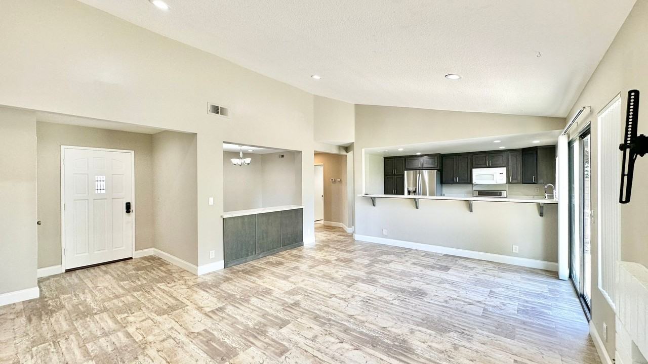 4345 Los Padres Dr - Photo 3 of 33