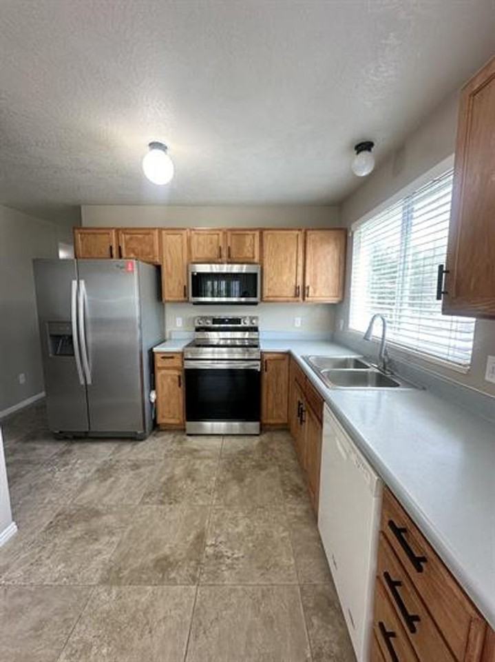 6648 S Alfred Way - Photo 5 of 18