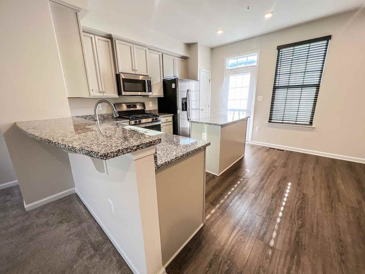 3725 Valley Ford Way - Photo 5 of 44