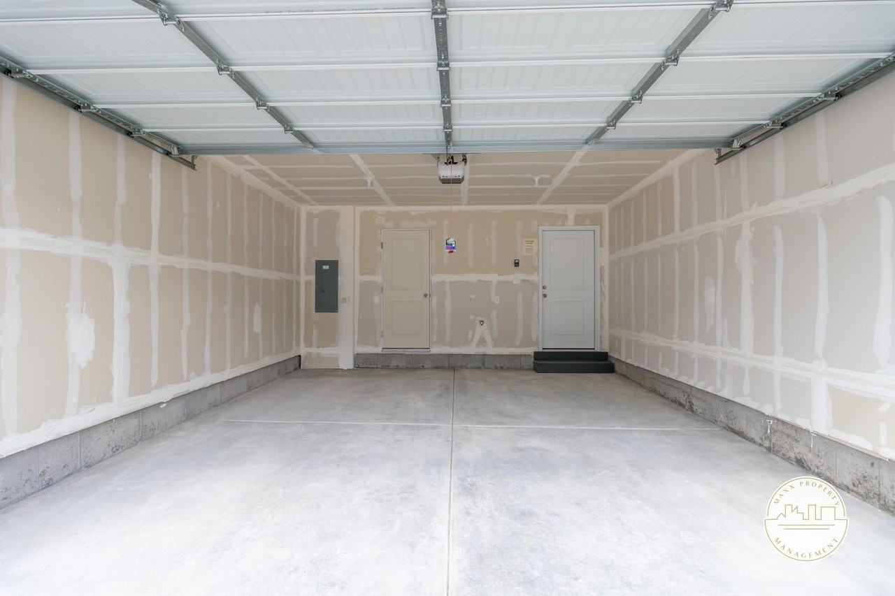 1432 S 3680 E - Photo 7 of 21