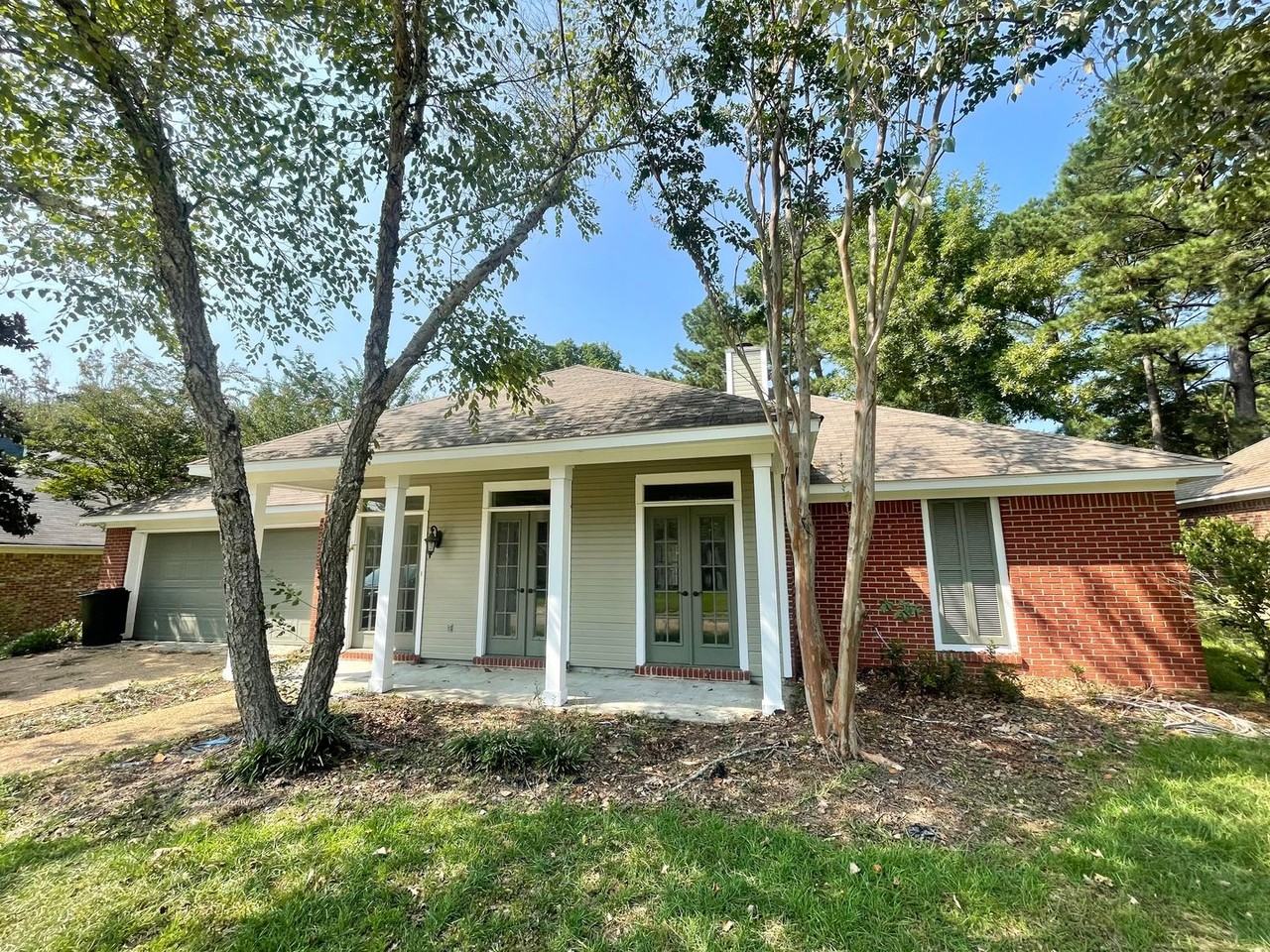 208 Chestnut Dr - Photo 2 of 21