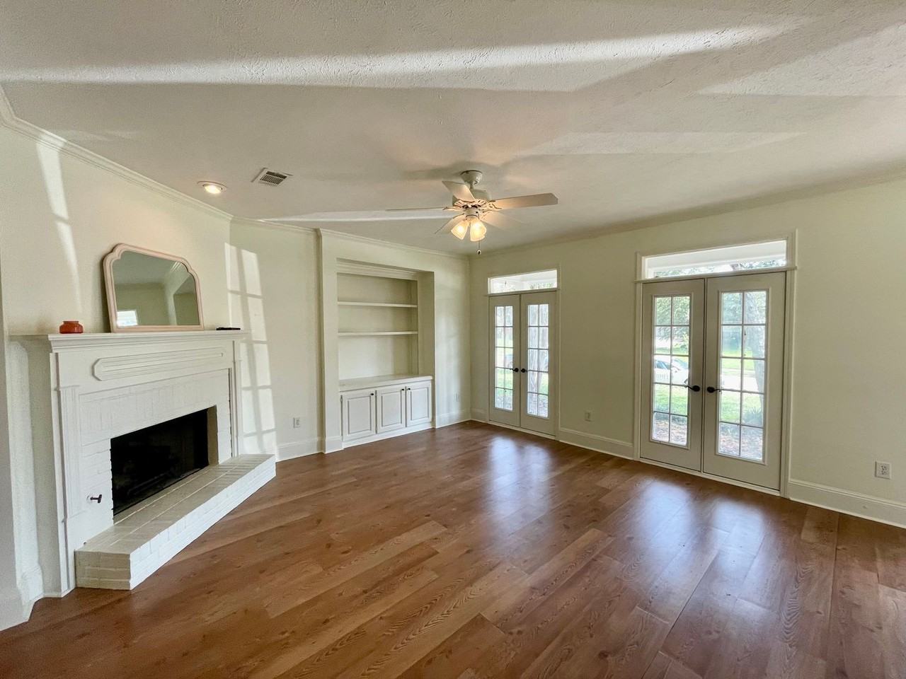 208 Chestnut Dr - Photo 3 of 21