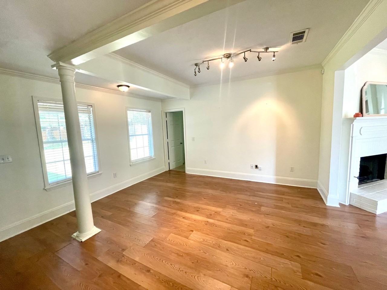 208 Chestnut Dr - Photo 6 of 21