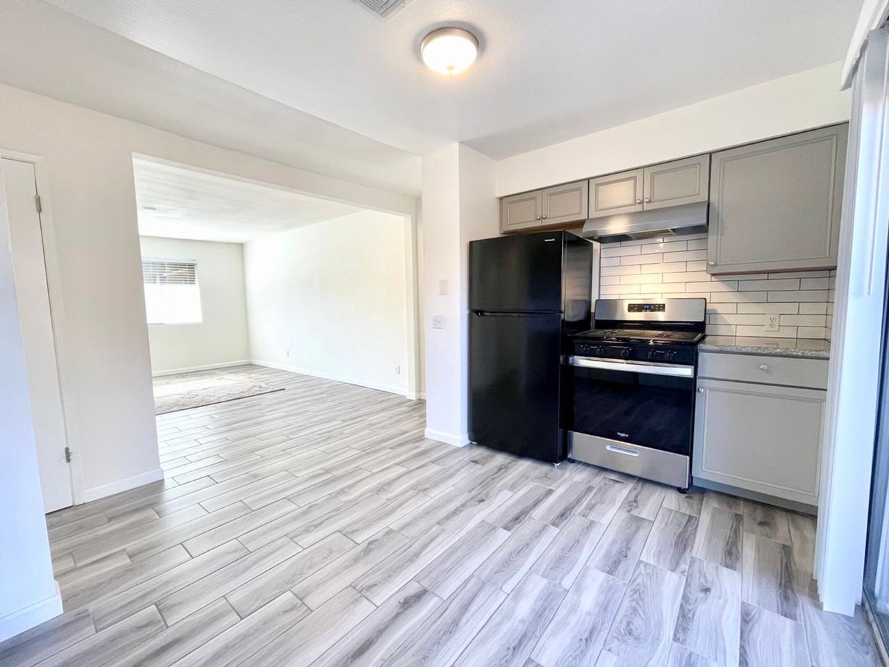 40 W Beverly Dr - Photo 2 of 12