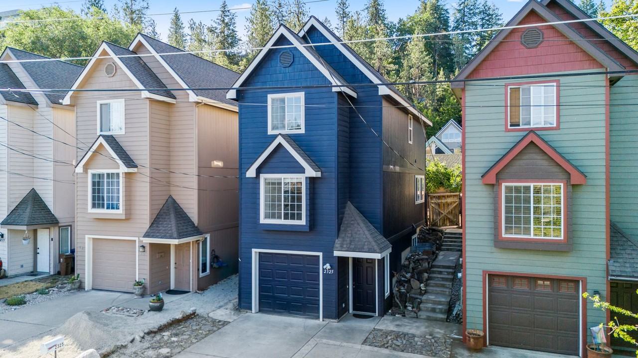 2325 W Clarke Ave - Photo 2 of 29