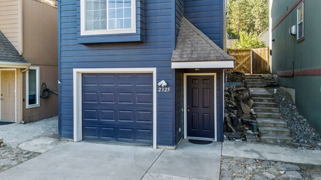 2325 W Clarke Ave - Photo 3 of 29