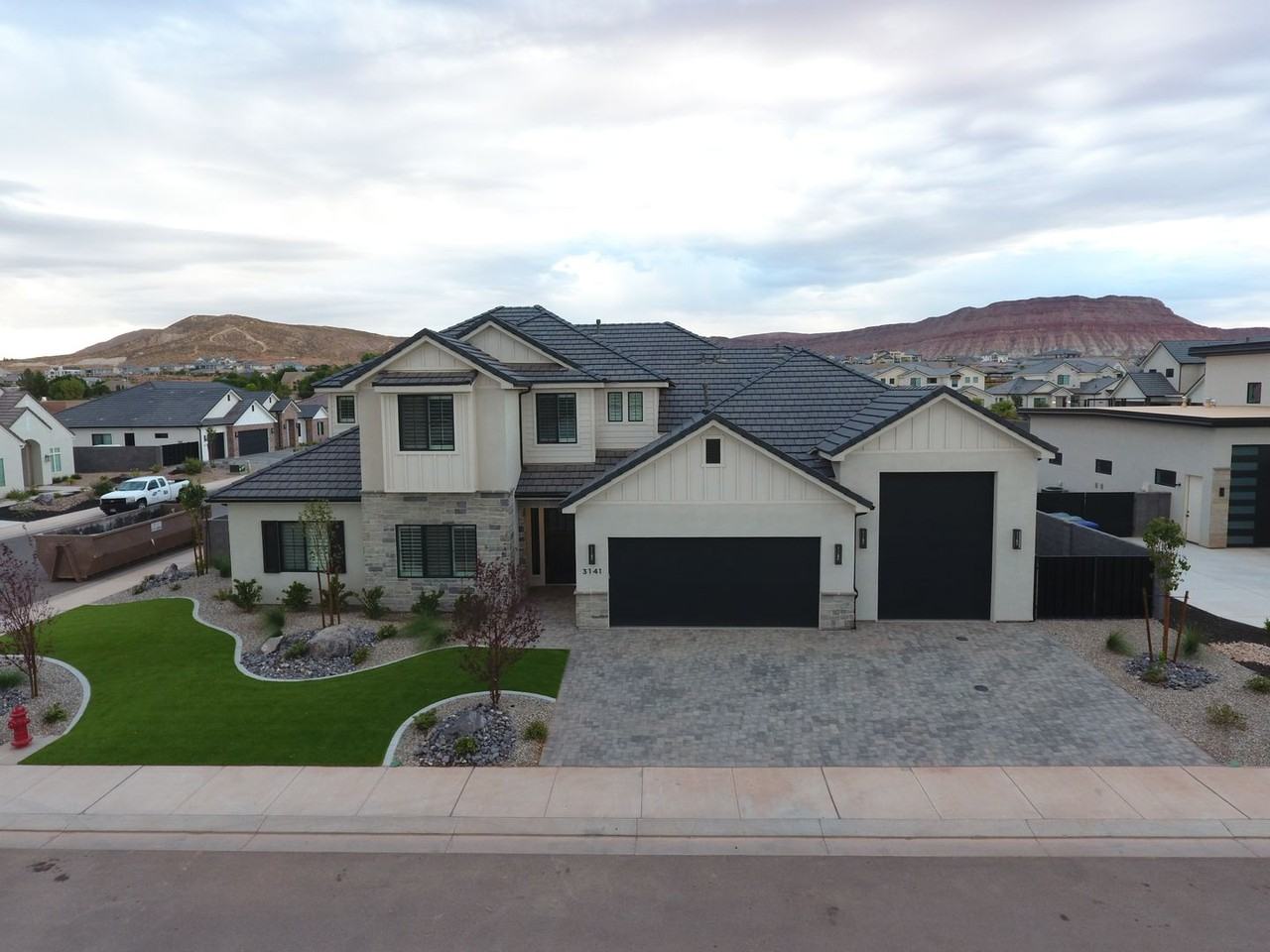 3141 S Newport Dr - Photo 2 of 30