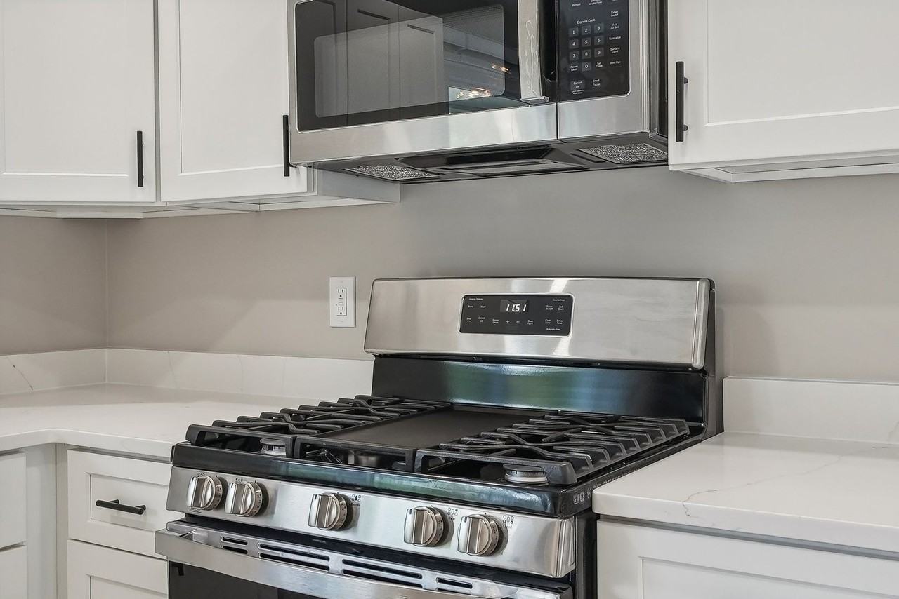 5317 Oldcastle Ln - Photo 5 of 36