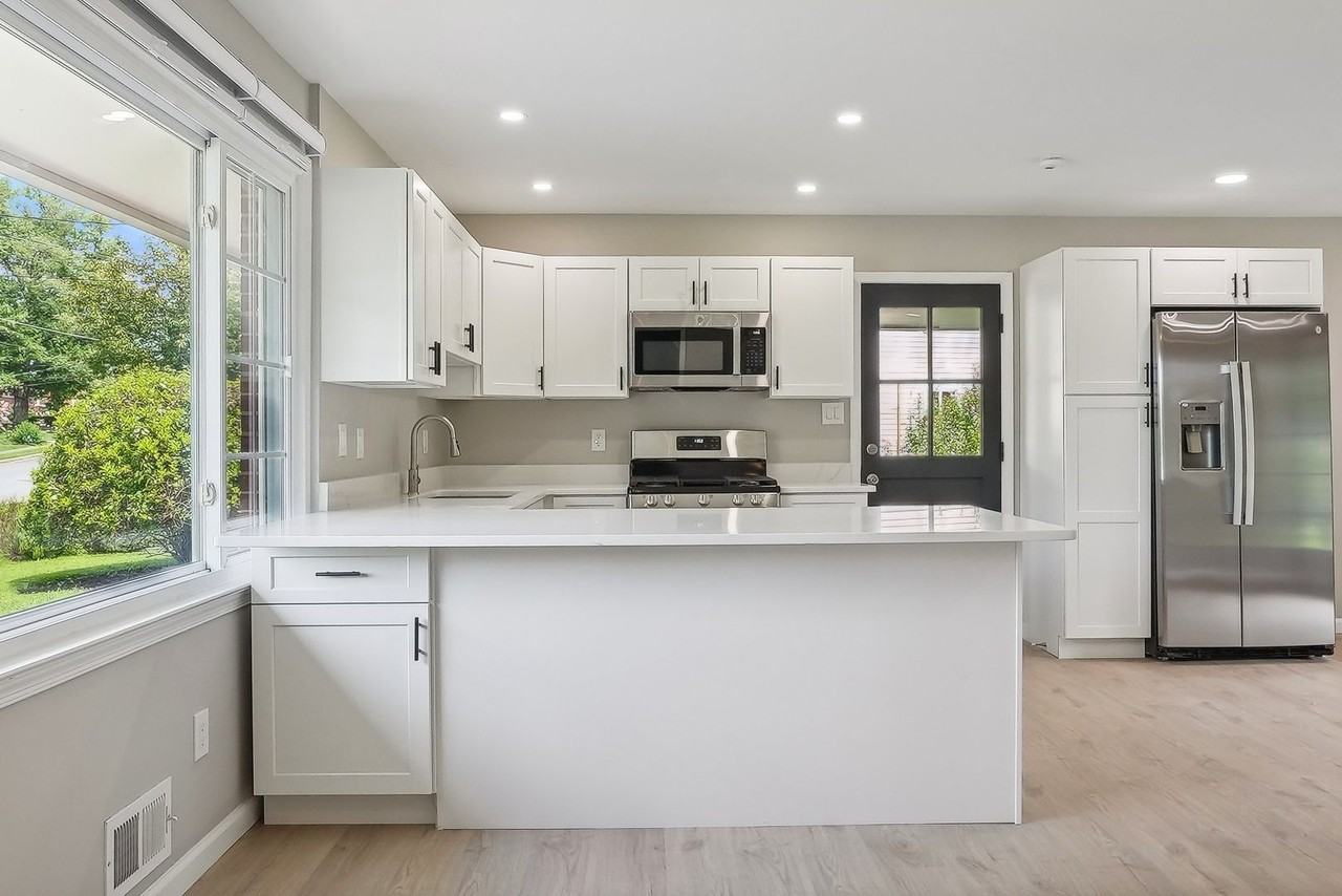 5317 Oldcastle Ln - Photo 7 of 36