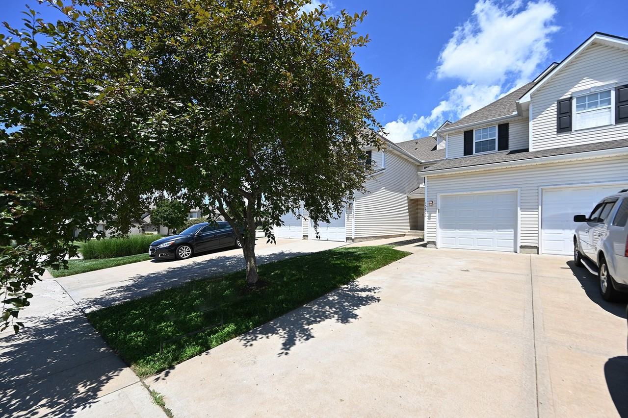 15492 Nw 123rd St - Photo 2 of 23