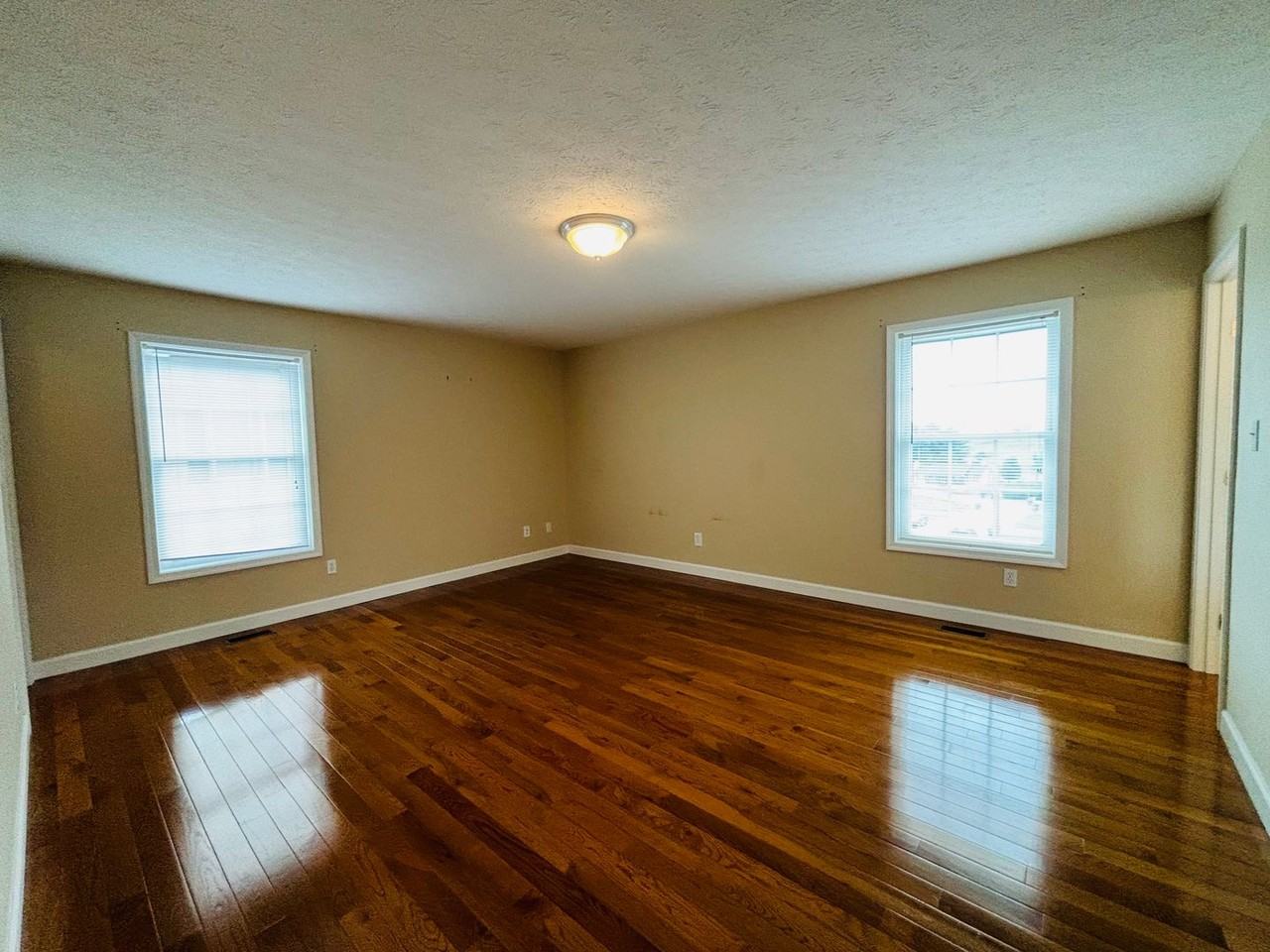 170 Kays Dr - Photo 6 of 25
