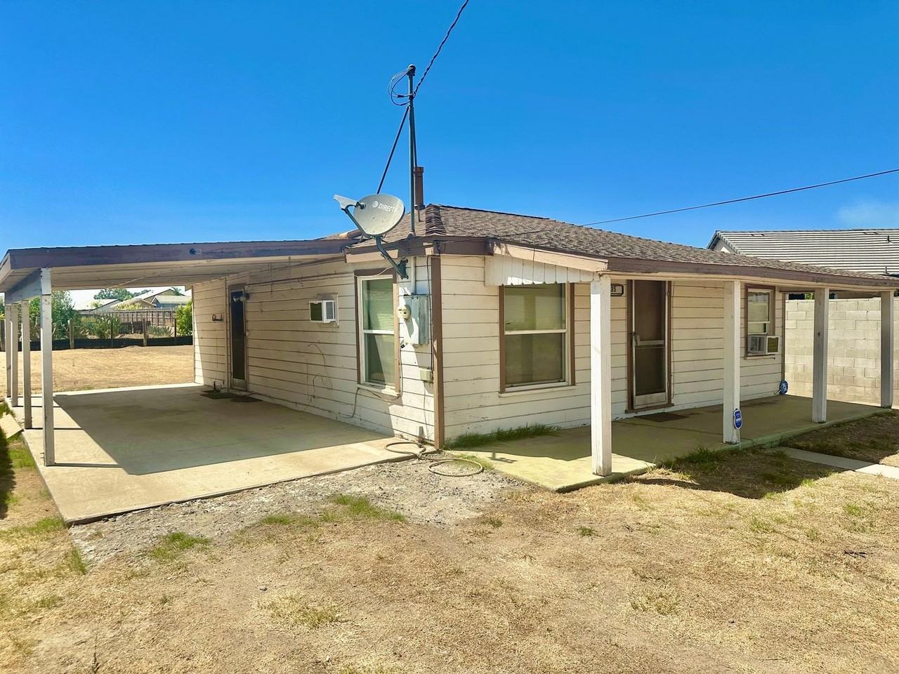 185 N Elm St - Photo 2 of 13