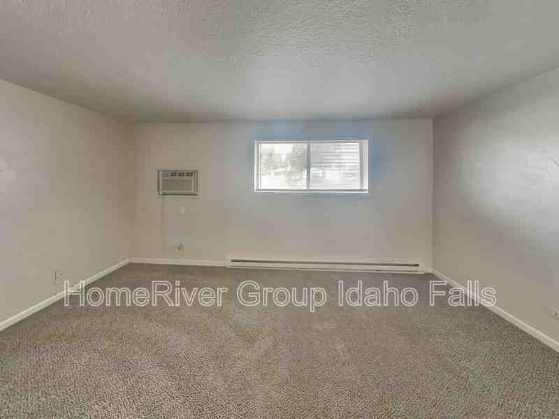 1110 Garfield St #4 - Photo 2 of 15