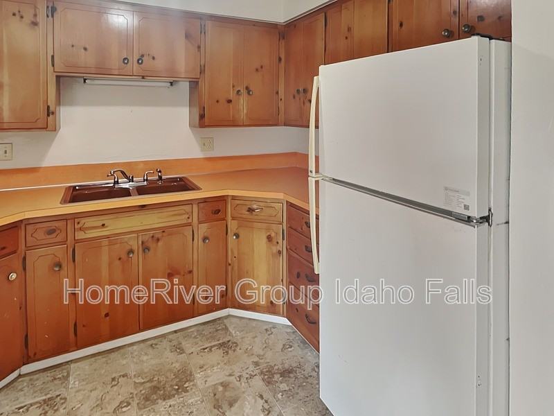 1110 Garfield St #4 - Photo 7 of 15