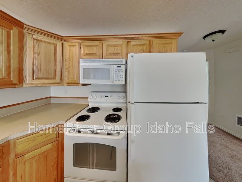 1350 Midway Ave #2 - Photo 3 of 16
