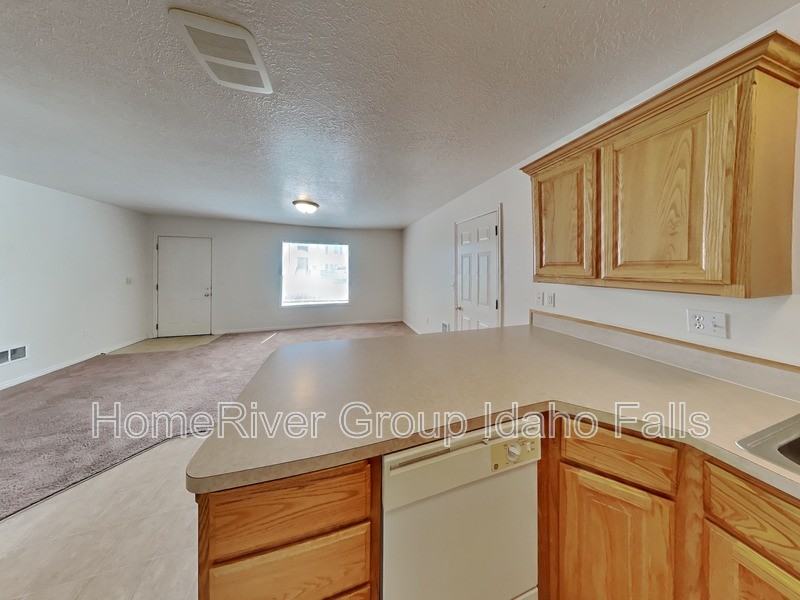1350 Midway Ave #2 - Photo 5 of 16
