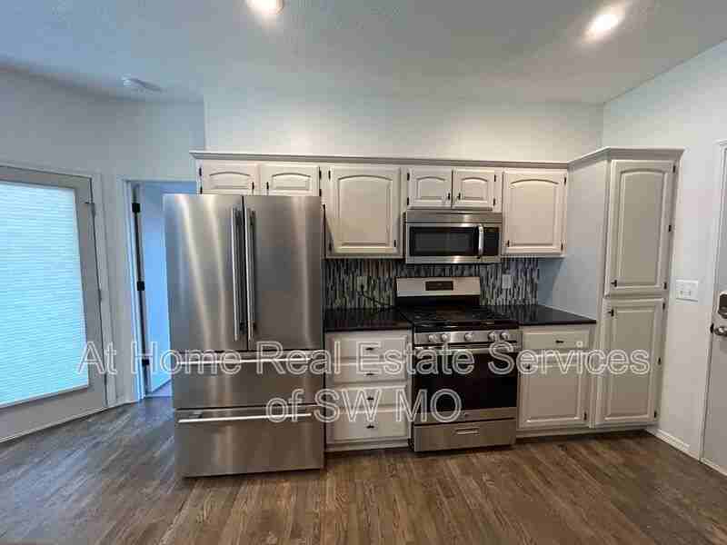 454 S Yellowwood Dr - Photo 5 of 18