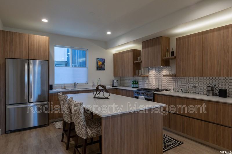 1541 E Talo Ct - Photo 5 of 48