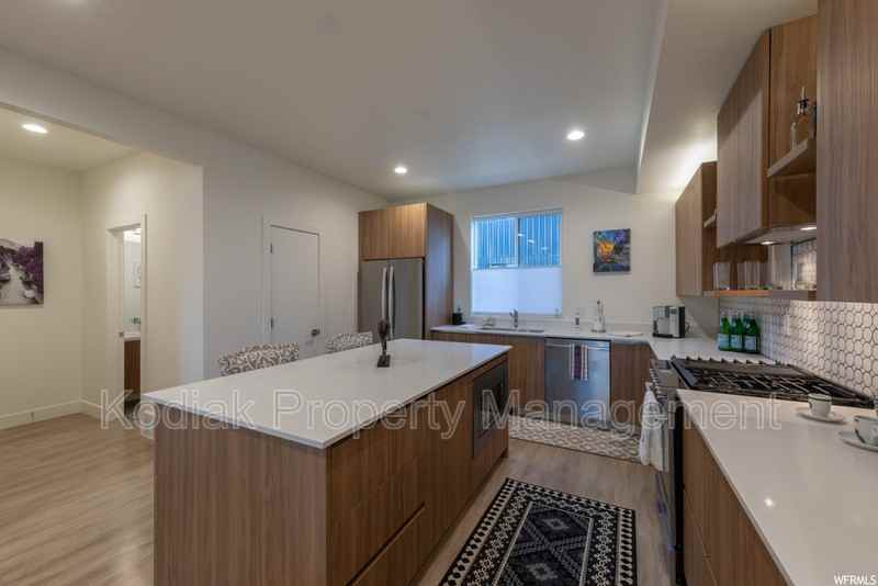 1541 E Talo Ct - Photo 7 of 48
