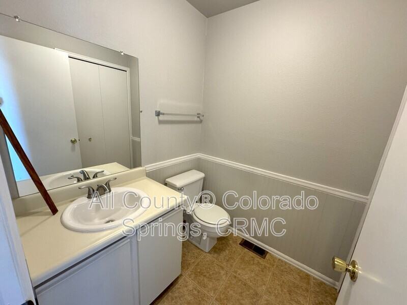 2027 Bristlecone Dr - Photo 4 of 19