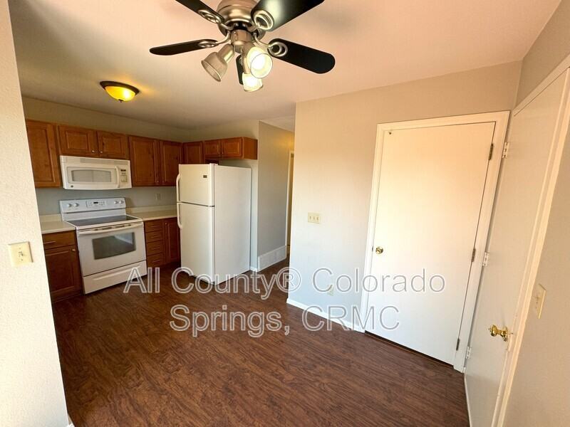 2027 Bristlecone Dr - Photo 5 of 19