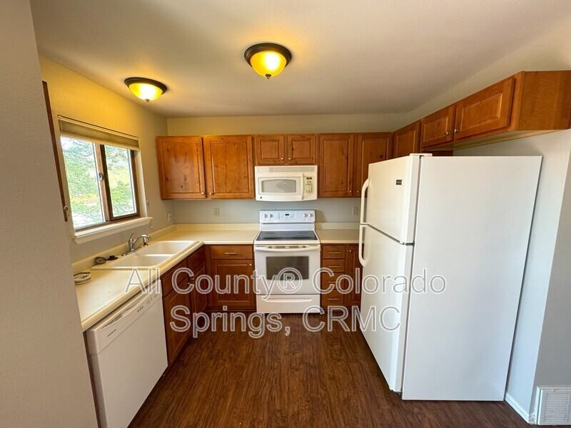 2027 Bristlecone Dr - Photo 6 of 19