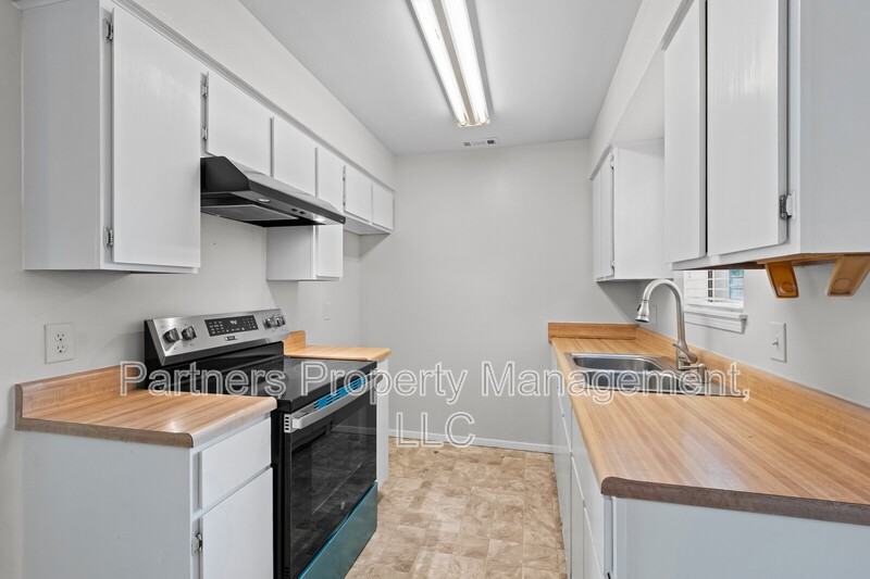 3520 W Olive St - Photo 5 of 24
