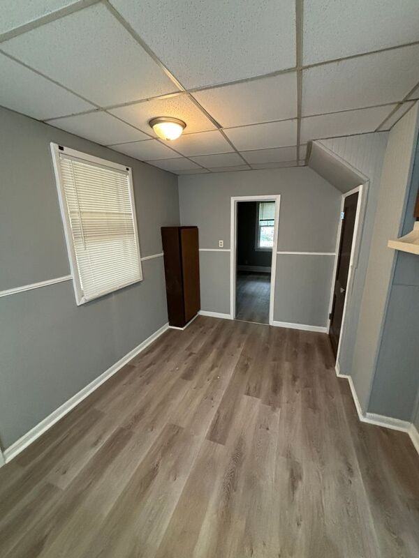 206 Crown Dr - Photo 3 of 18