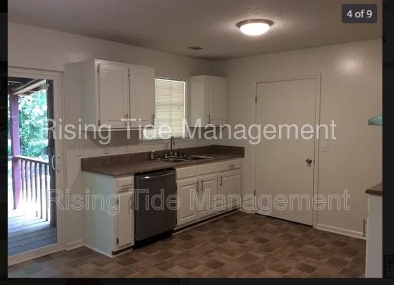 1024 25th Ave N - Photo 3 of 7