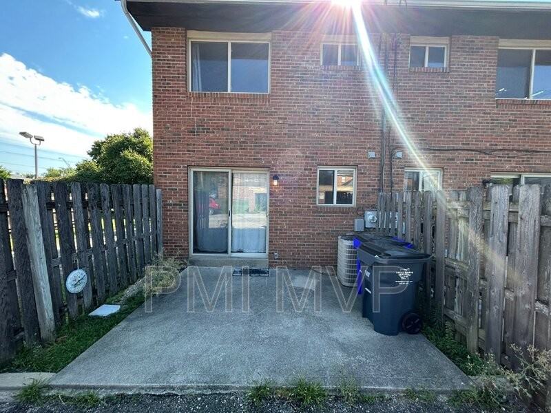 4893 Nugent Dr - Photo 2 of 15