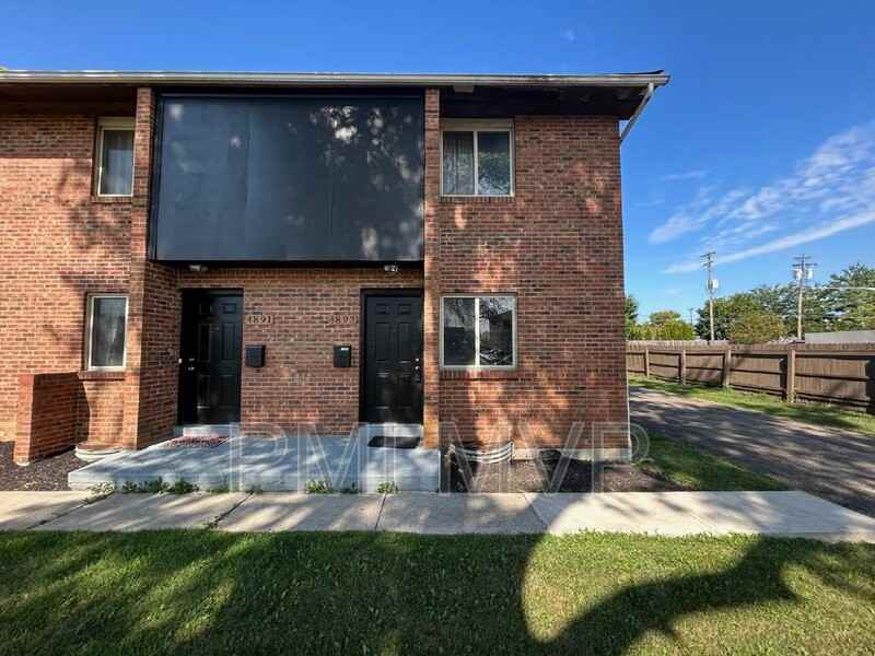 4893 Nugent Dr - Photo 3 of 15