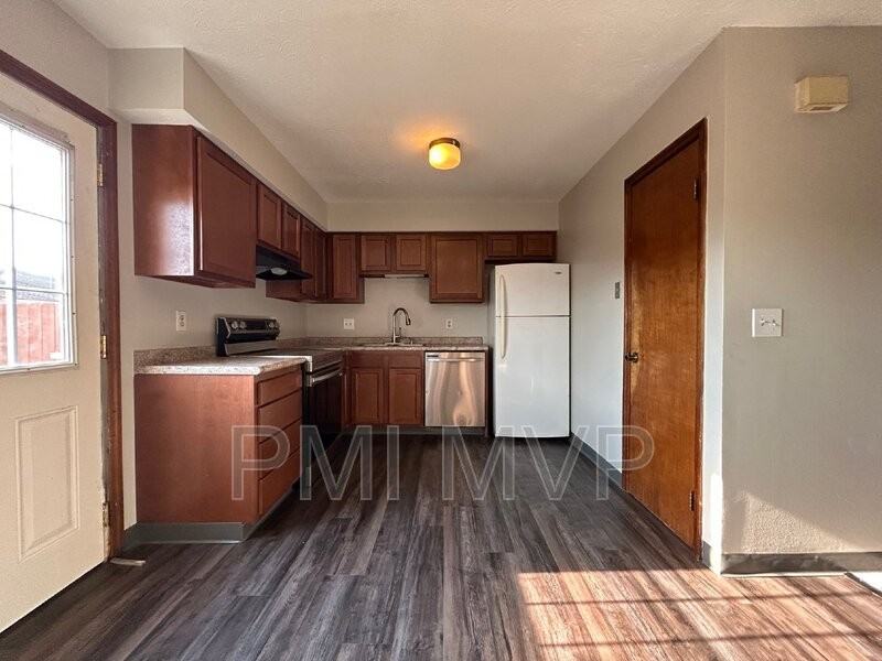 7385 Cimmaron Sta - Photo 3 of 16