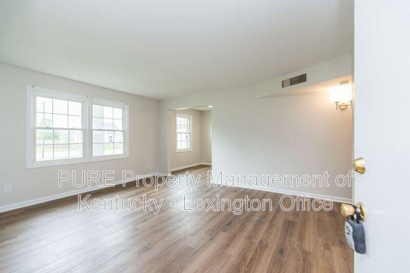 429 Chestnut St #13 - Photo 3 of 14