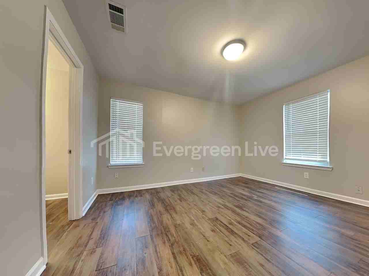 402 Tina Hely Ct - Photo 7 of 15